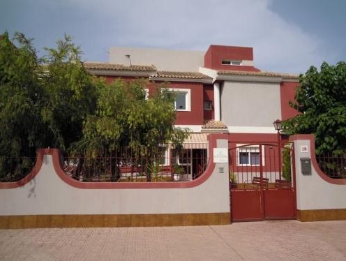 Residencia Nuestra Señora de los Ángeles portón